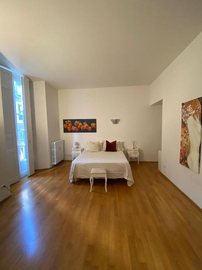 Pretty Apartment Милано Екстериор снимка